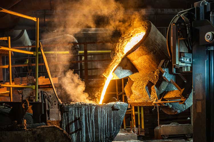 Pouring of liquid molten metal to casting mold using forklift