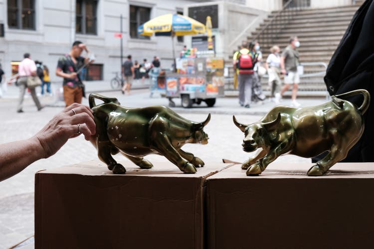 Markets Slip Despite Strong Retail Sales Report