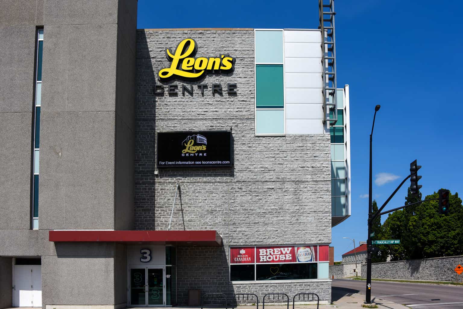 Leon's Furniture: You Sit On Their Couches, But Should You Own Their Stock?