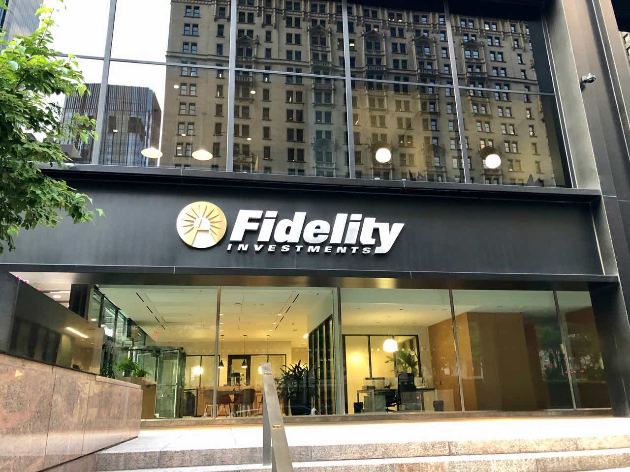 How Fidelity Makes Money with No Fees or Commission