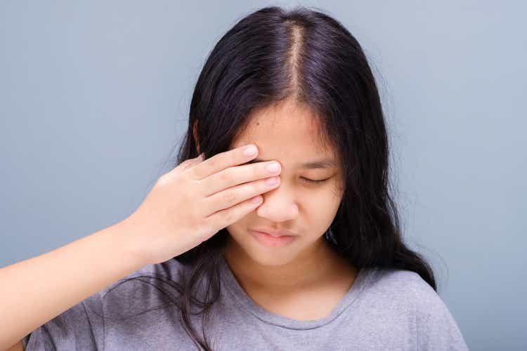 Girl Suffer From Eye Irritation