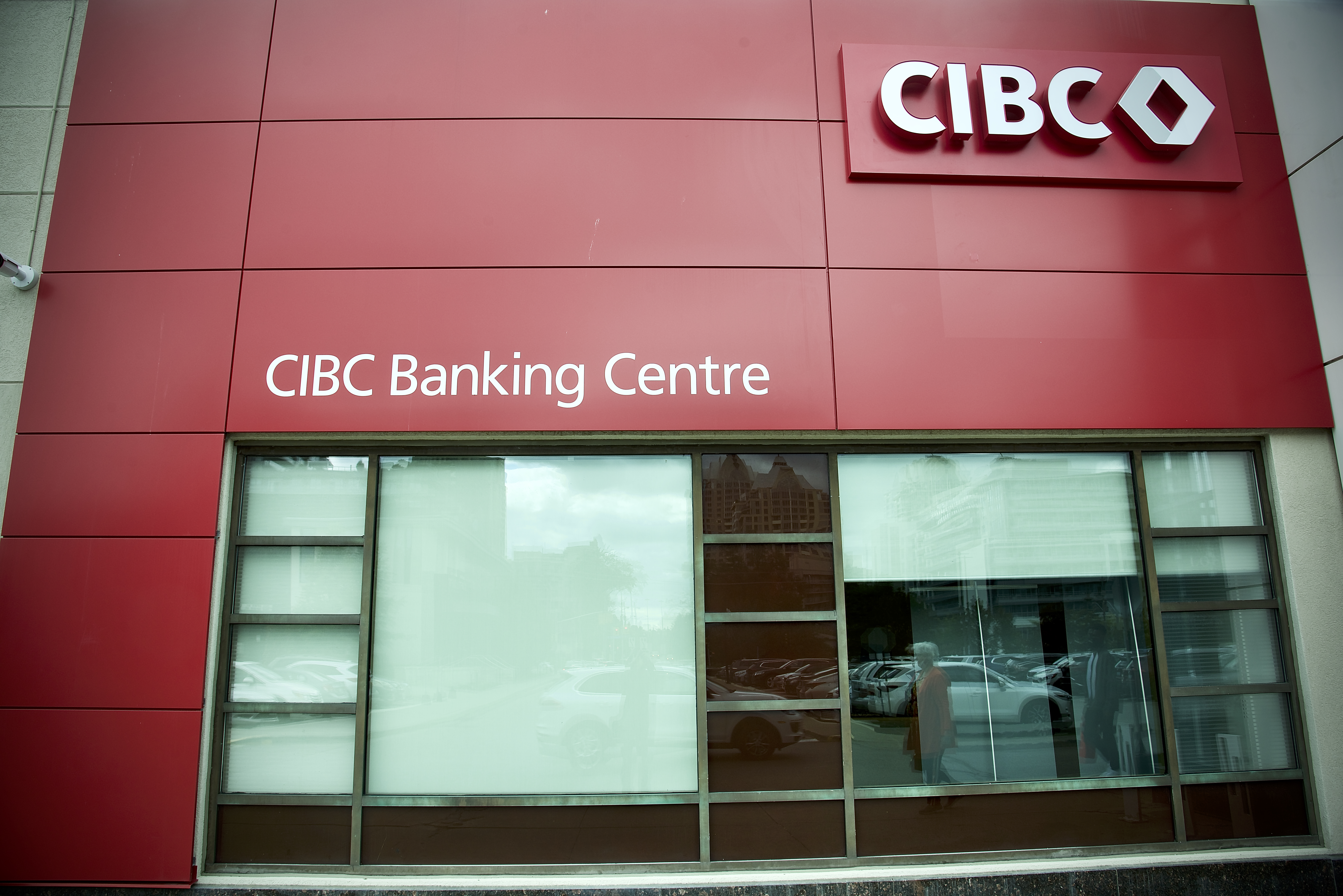 CIBC Stock Dives After Fiscal Q4 Results Miss Estimates As NIM Slides ...