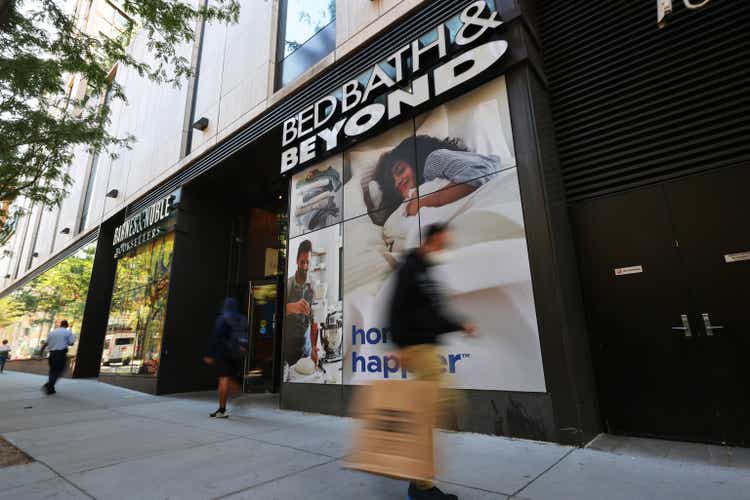 Lower Sales Bring Bed Bath & Beyond Shares Down