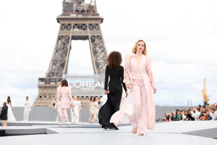 "Le Defile L"Oreal Paris 2021" : Alternative View - Paris Fashion Week - Womenswear Spring Summer 2022