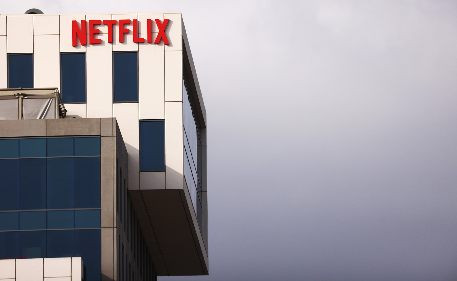 Netflix Stock: Problems Are Independent Of Streaming Industry (NASDAQ ...