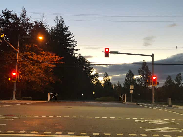short article that have modals Traffic Lights