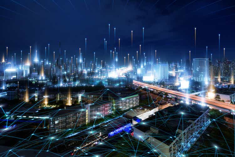 Smart city and communication wireless network 5G