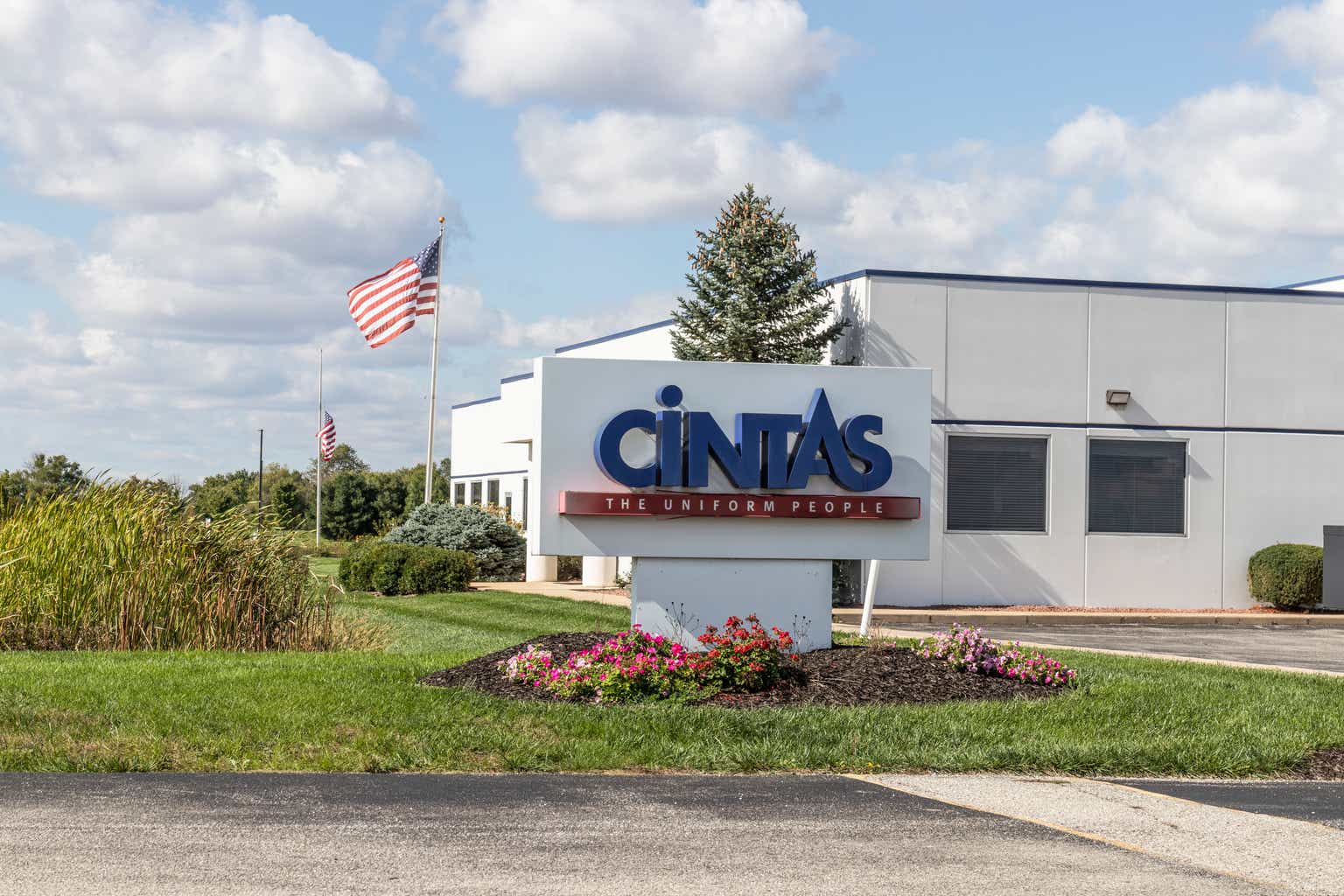 cintas-corporation-still-not-the-right-fit-nasdaq-ctas-seeking-alpha