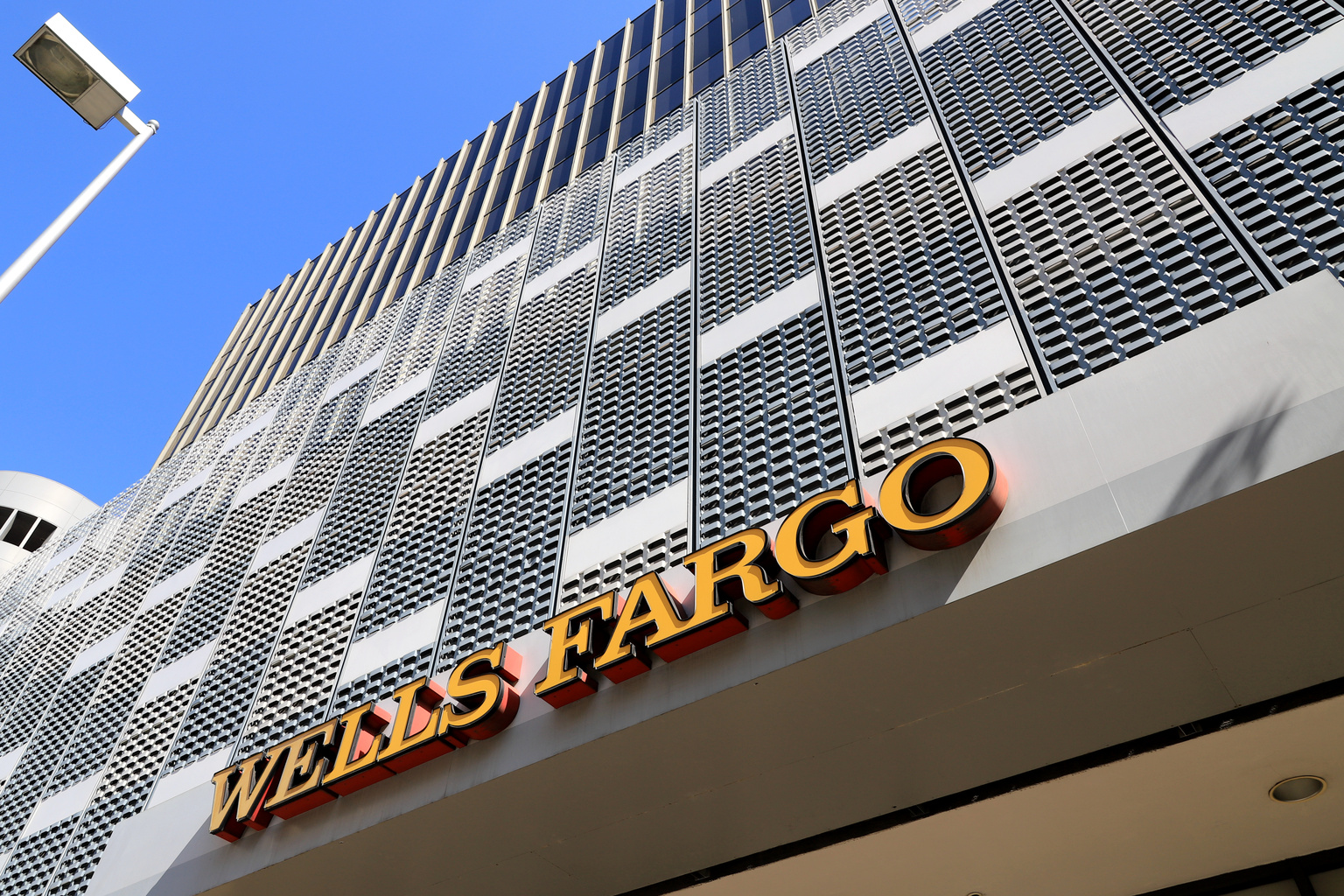 Why Wells Fargo Stock Rallied After Seemingly Downbeat Earnings (NYSE ...