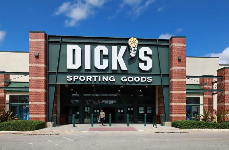 Dick"s Sporting Goods Store