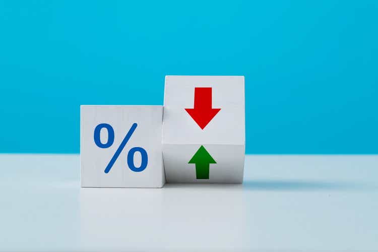 Percentage sign with an up or down arrow