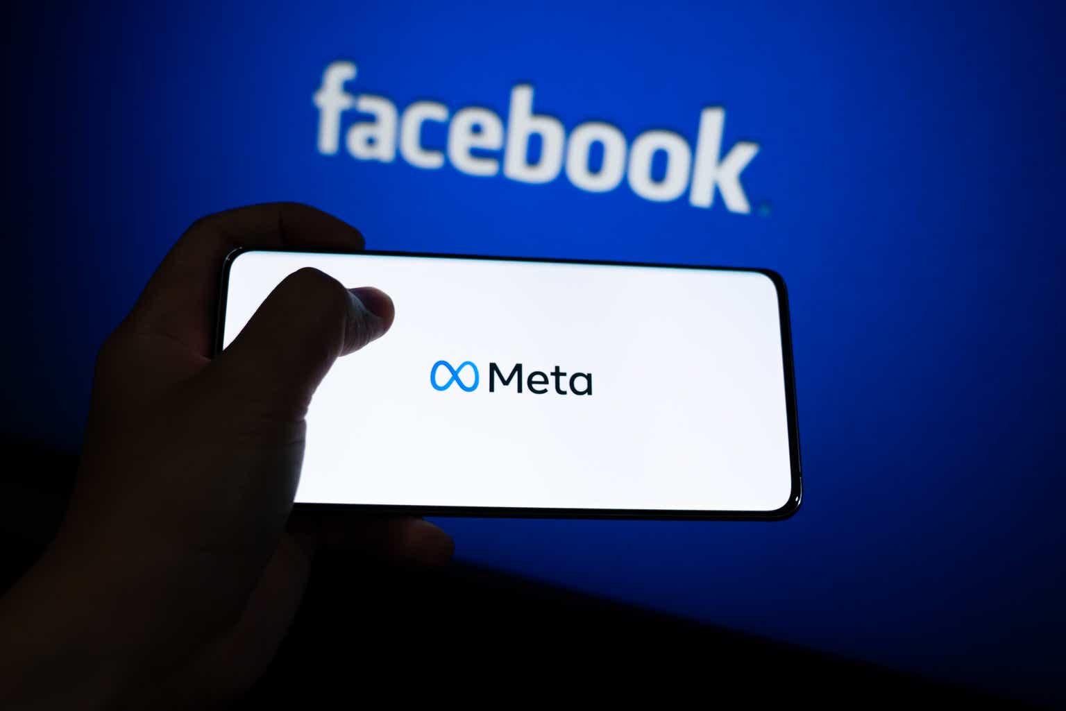 Facebook (FB) stock forecast for 2025: The future is Metaverse