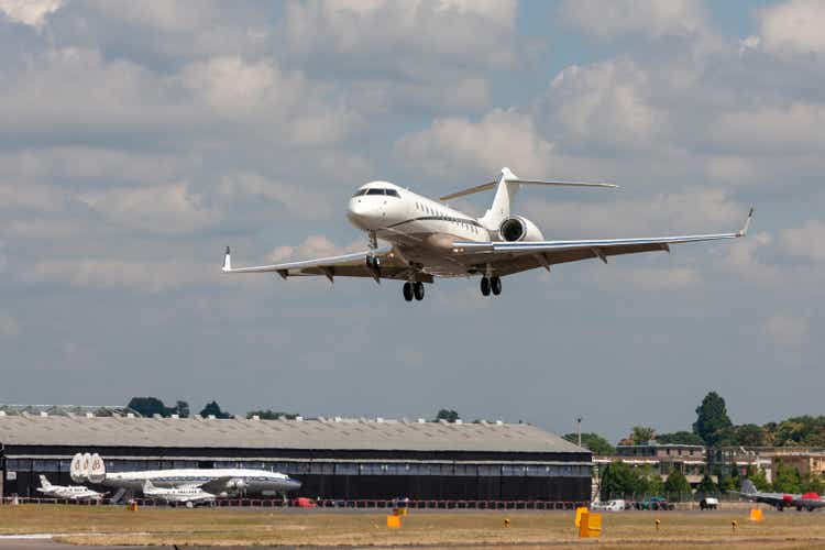 Bombardier Global Express XRS business jet on approach to land at Farnborough Airport.