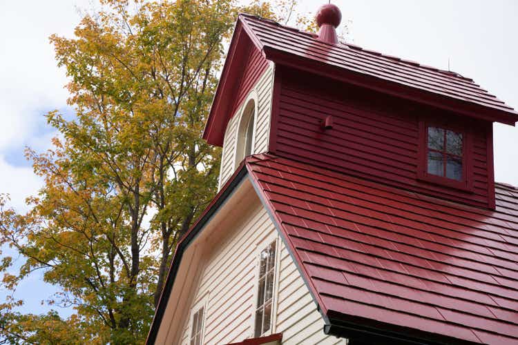 Beacon Roofing Supply Stock: Undervalued Turnaround Play (NASDAQ:BECN)