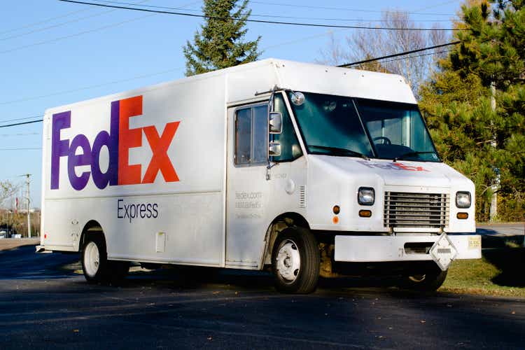 FedEx Express Van