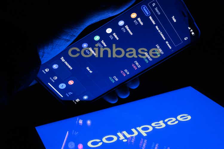 سهام Coinbase پس از زنگ خطر 14 درصد کاهش یافت زیرا SEC در مورد هزینه های احتمالی هشدار داد