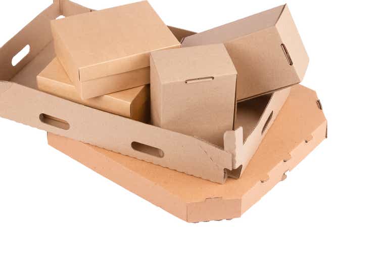 Different types of cardboard boxes isolated on white. Carton boxes for storaging fruits or other goods, gift boxes, pizza box for your presentation or website. Sustainable packaging concept