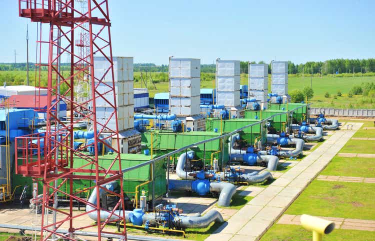 Gas compressor station. A set of equipment and facilities to increase the pressure of natural gas during its transportation and storage. Background. Scenery.