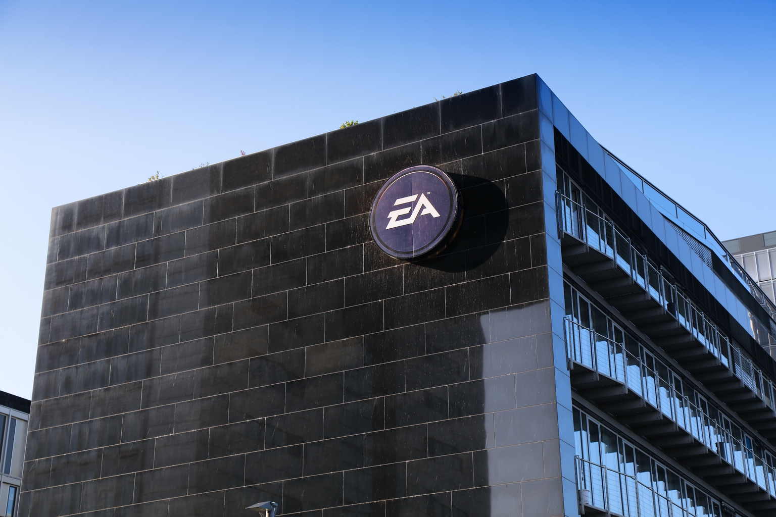 Electronic Arts Stock: EA Sports FC Performance Encouraging (NASDAQ:EA ...