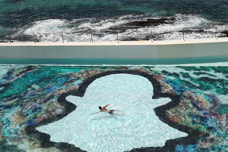 Sydney"s Iconic Bondi Icebergs Transformed To Launch Campaign To Protect Great Barrier Reef