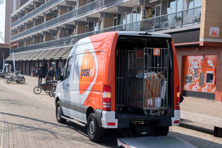 Consegna da parte di Post.nl a Diemen Paesi Bassi