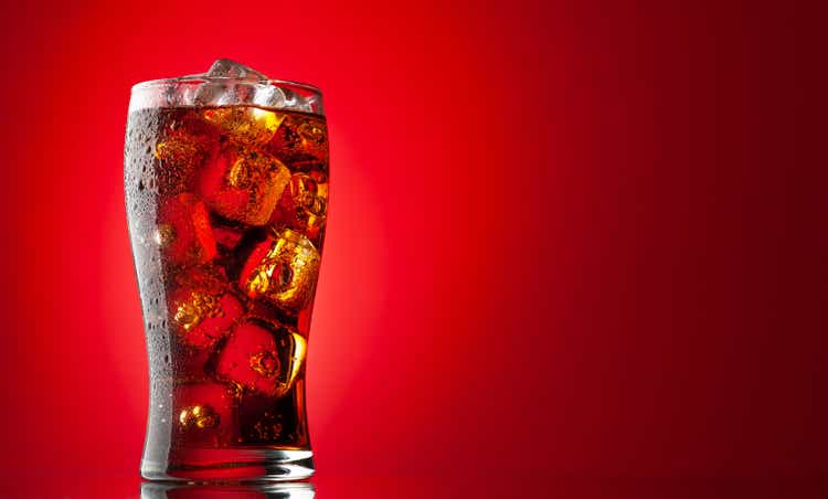 Cola with ice