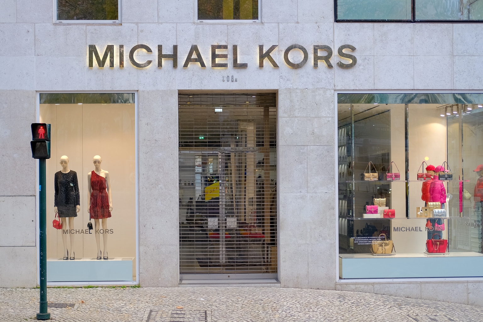 Capri: Awaiting Versace Sale And Business Stability (NYSE:CPRI)