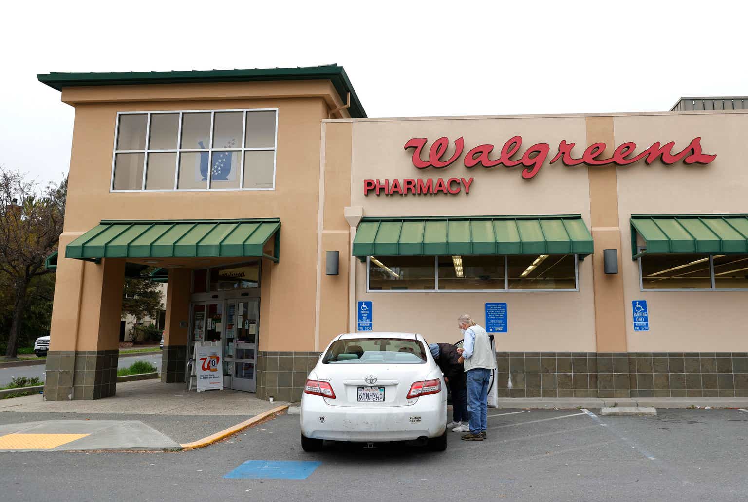 Bye, Drugstore.com. What price, Beauty.com? Walgreens pays for dot-com  lesson