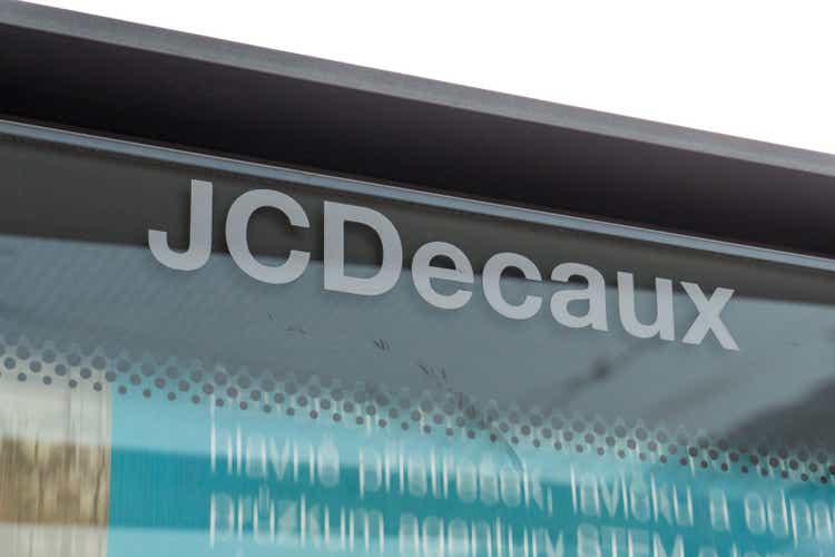 Clear Channel Outdoor vende le sue attività in Italia e Spagna a JCDecaux per circa 81 milioni di dollari (CCO)