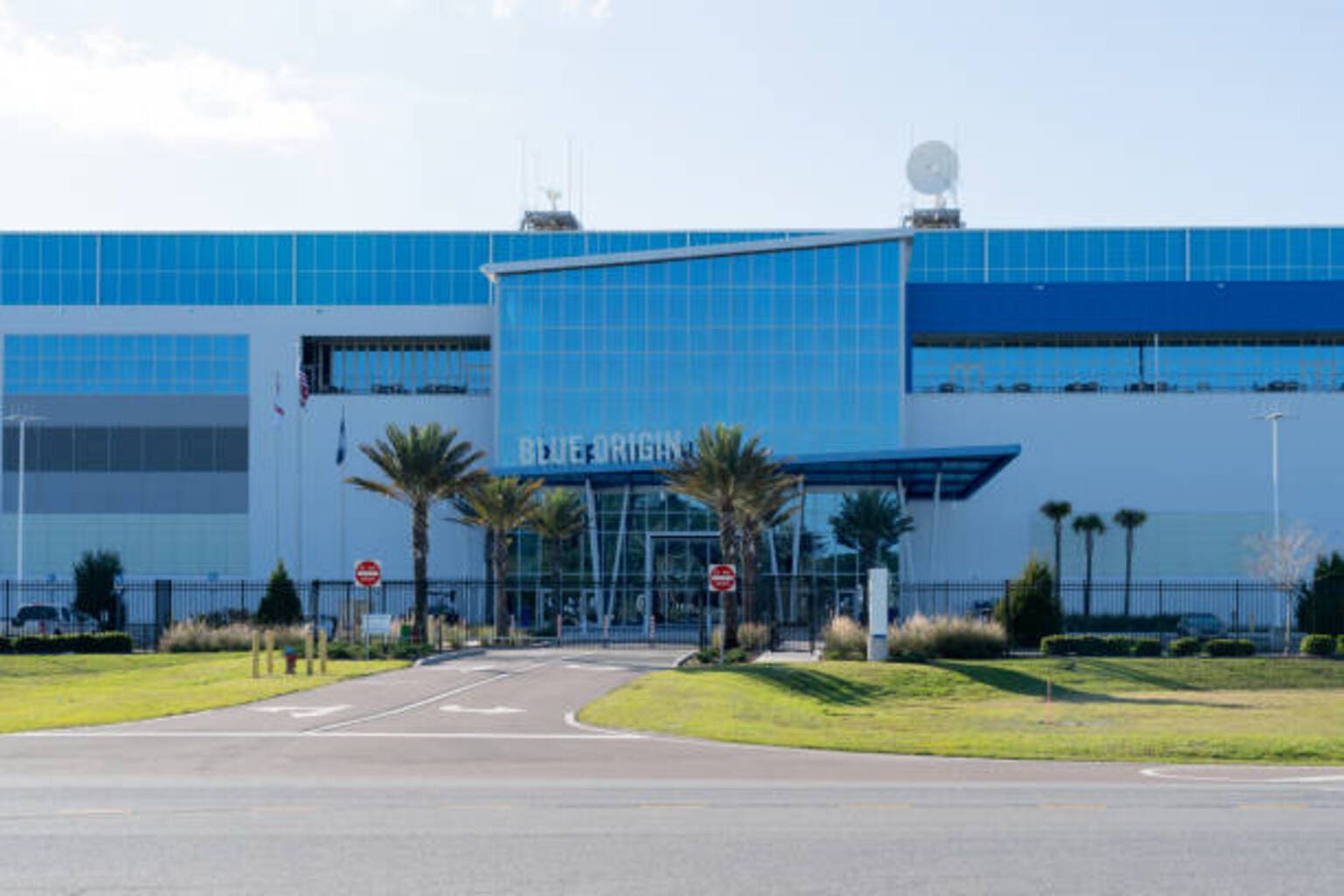 Jeff Bezos's Blue Origin raises $10B at $140B valuation (BORGN:Private ...