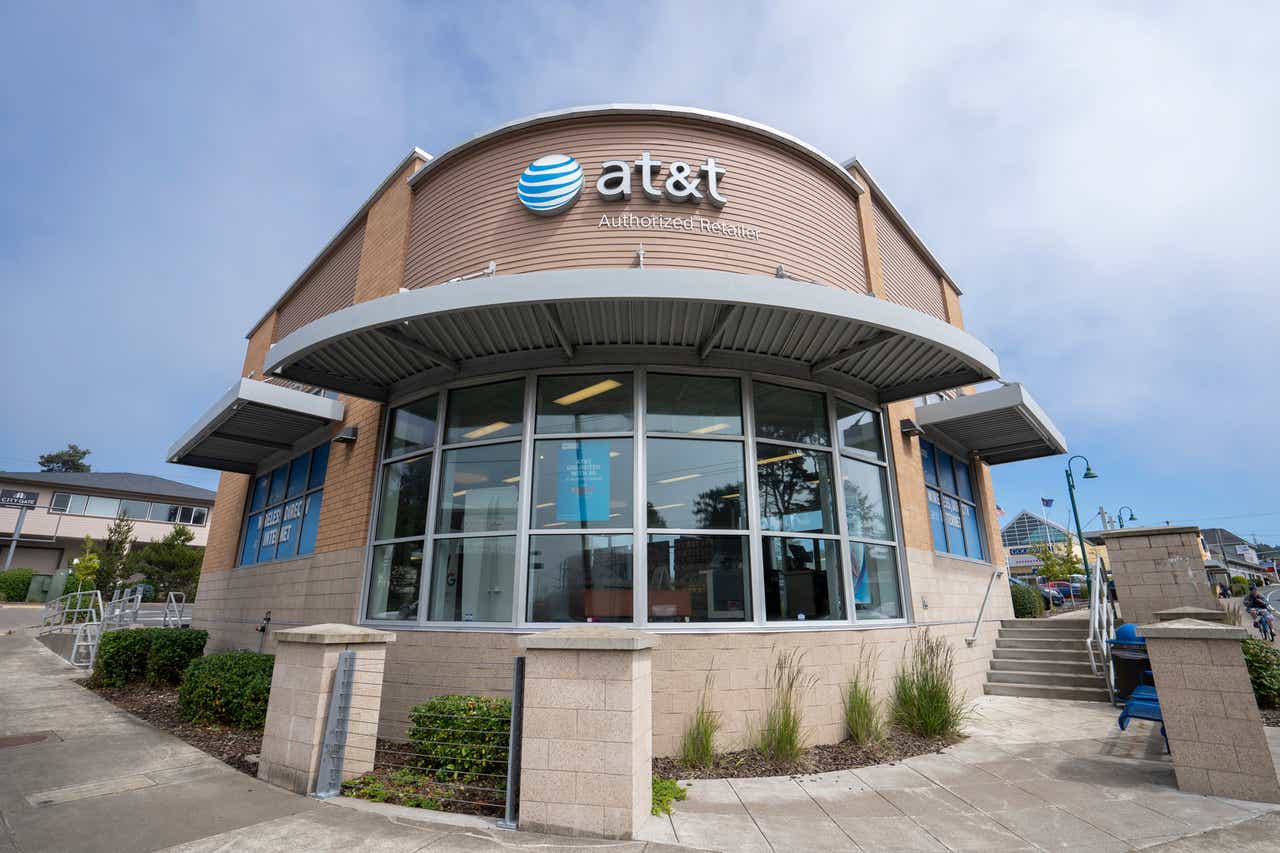 AT&T Q1 Earnings Beats Expectations, Contrarian Investment Seeking Alpha