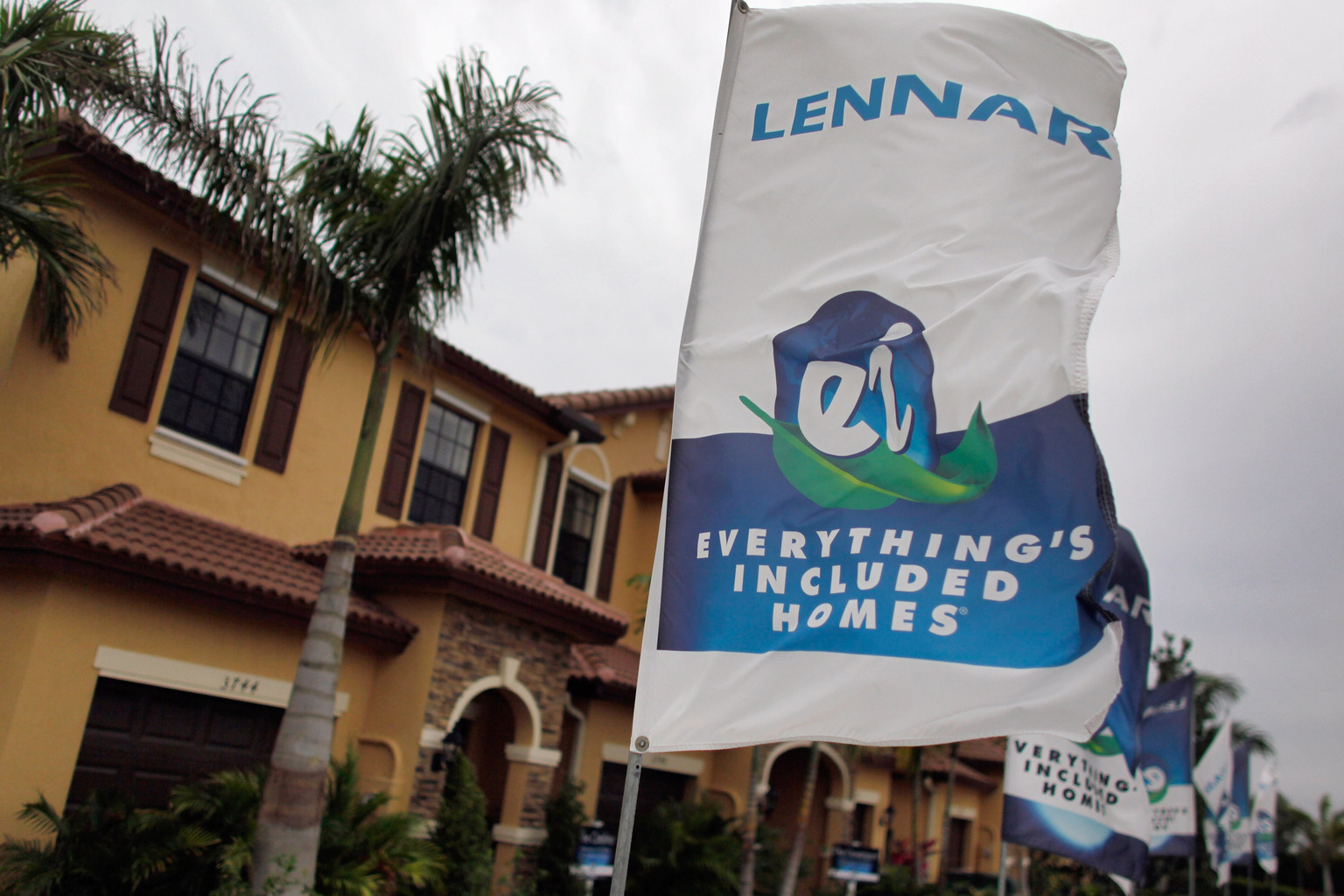 Lennar Stock: Not A Value Trap; Buy On Further Weakness (NYSE:LEN ...