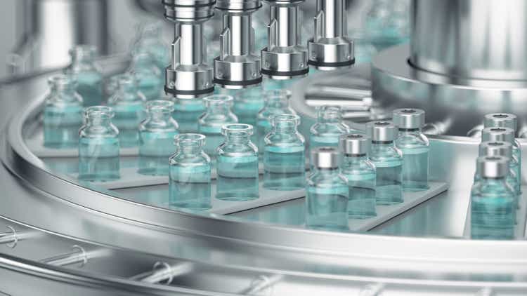 3d render. Pharmaceutical manufacture background with glass bottles with clear liquid on automatic conveyor line. COVID-19 mRNA vaccine production platform.