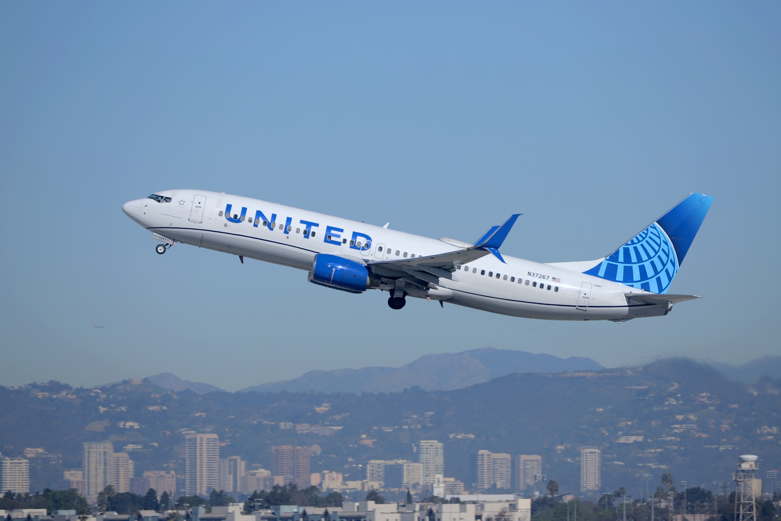 United Airlines Stock: Capacity Growth And Premium Demand Make Shares A Buy (UAL)