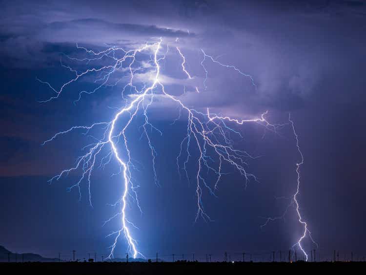 Large Branchy Lightning in Arizona