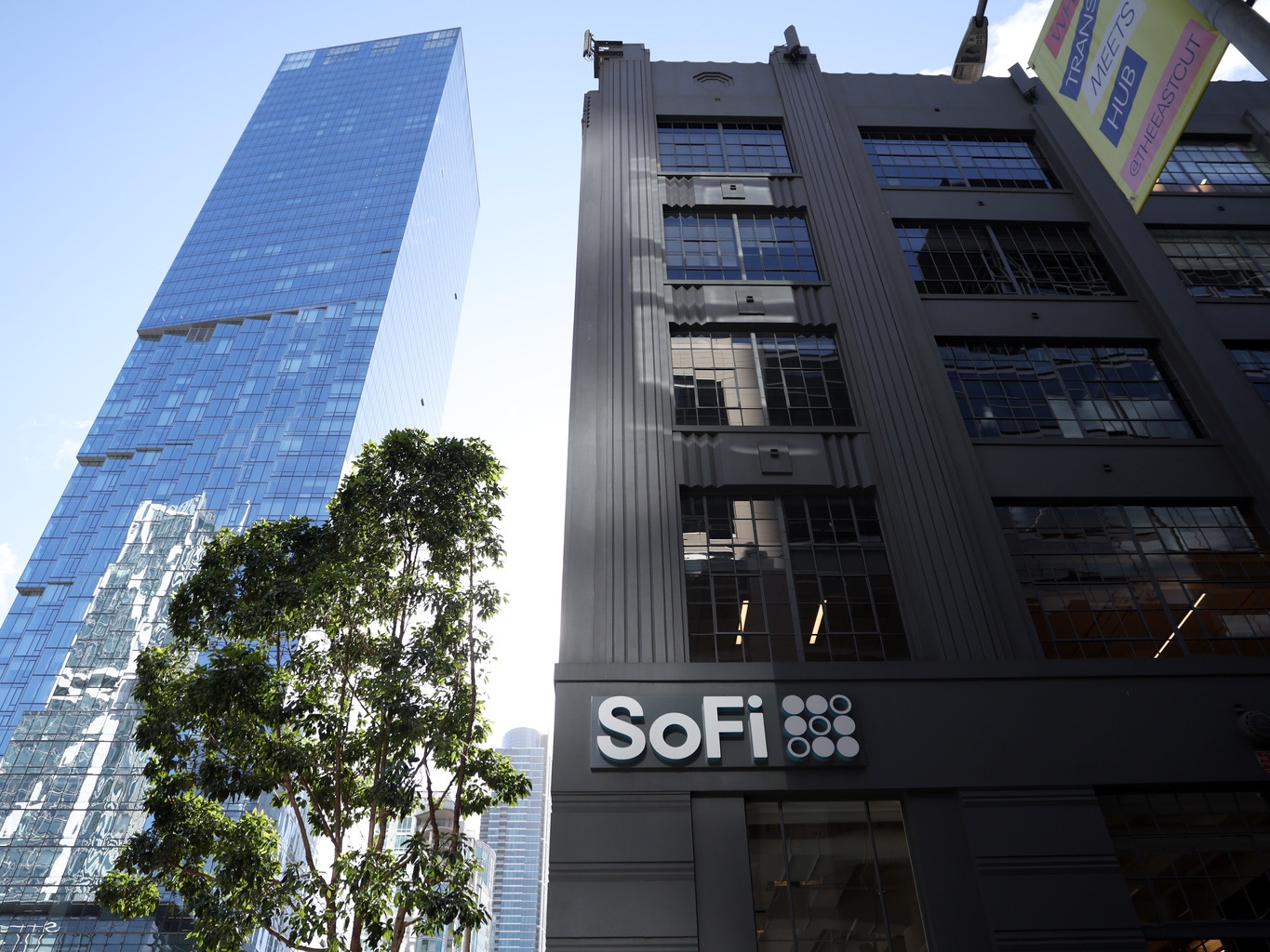SoFi Is Pulling Away From Peers LendingClub And Upstart (NASDAQ:SOFI) |  Seeking Alpha