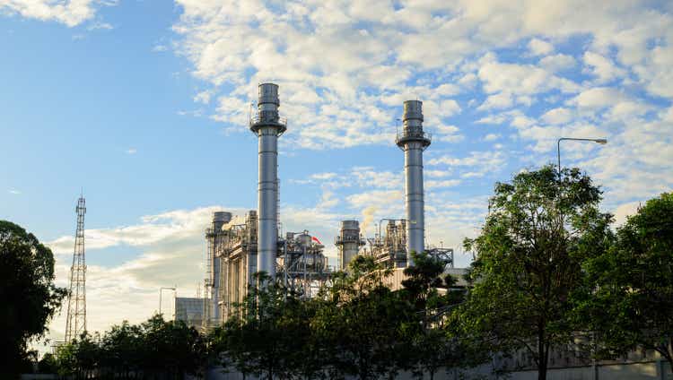 Gas turbine electrical power plant with twilight