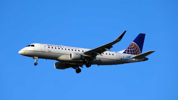 United Express Embraer E175 Prepares for Landing at Chicago O"Hare