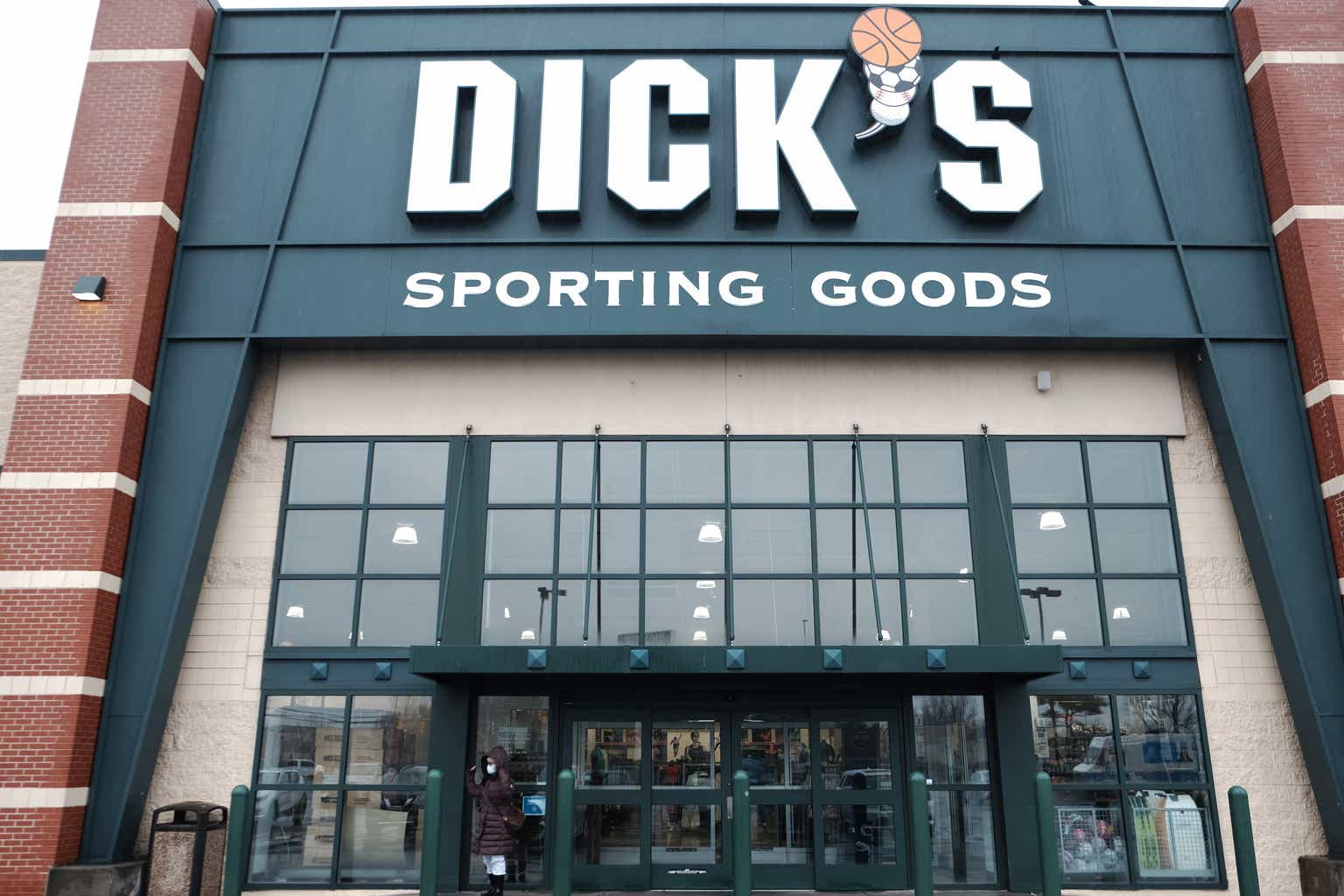 Dick's Sporting Goods (DKS): Company Profile, Stock Price, News, Rankings