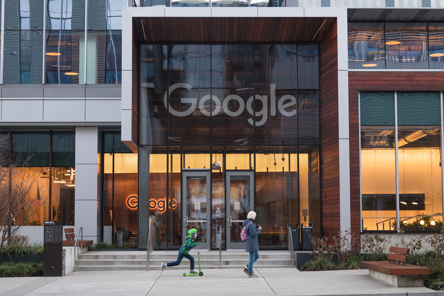 Google Microsoft And Chatgpt Want To Disrupt Google Cloud Nasdaq Goog Google Microsoft And Chatgpt Want To Disrupt Google Cloud Nasdaq Goog
