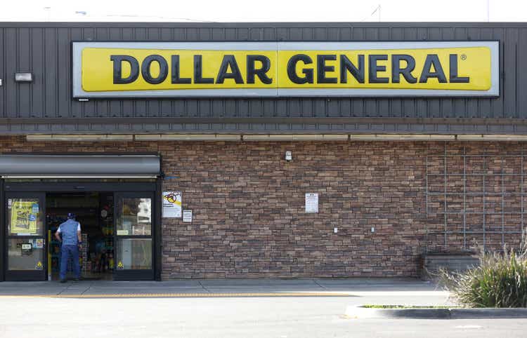 Beats Dollar General's fourth-quarter earnings estimates