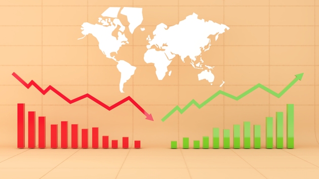 IDEV Vs VOO: More Favorable Outlook For International Stocks Heading Into 2026