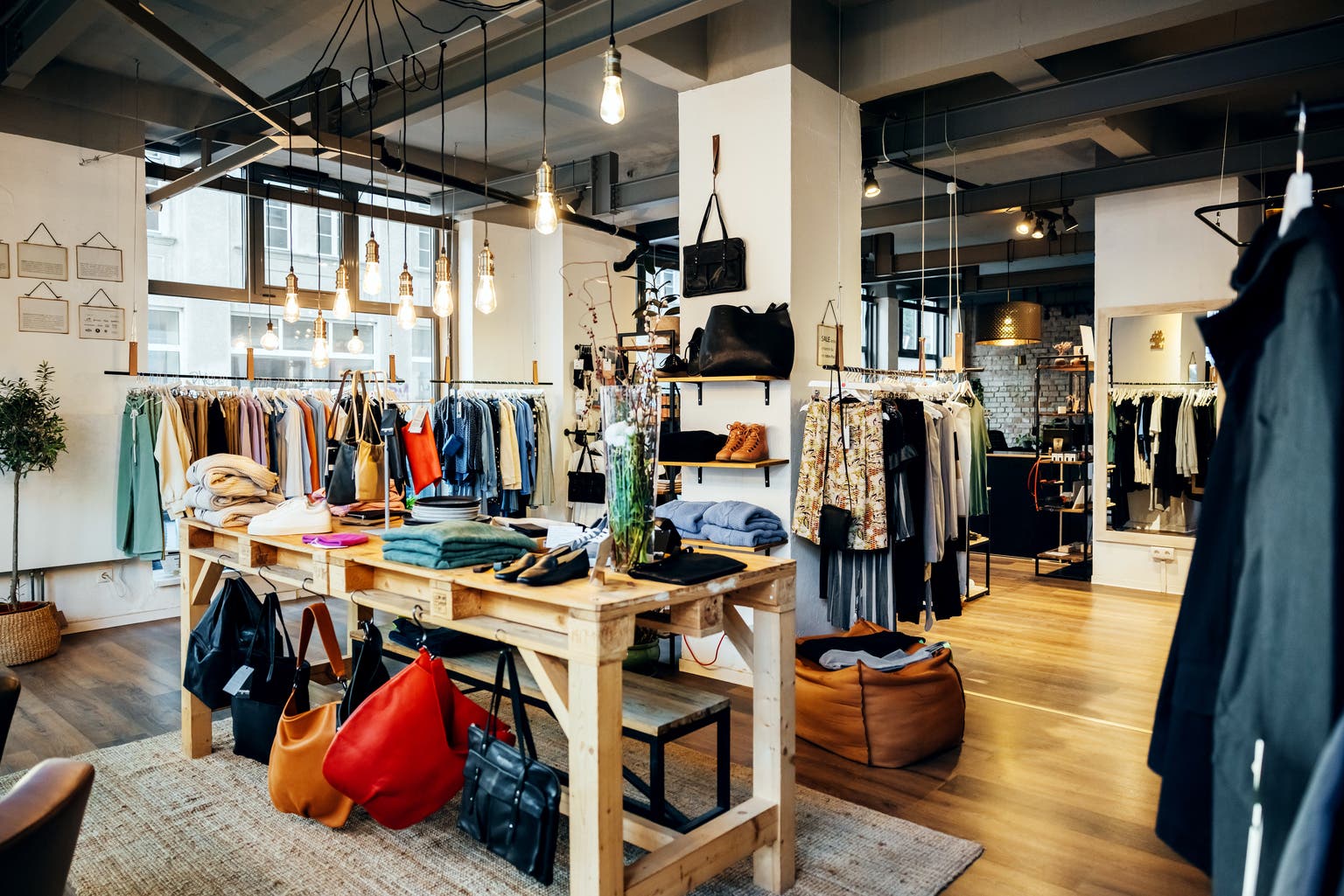 Burlington Stores: Near-Term Uncertainty Puts Risk To FY2025 Guidance