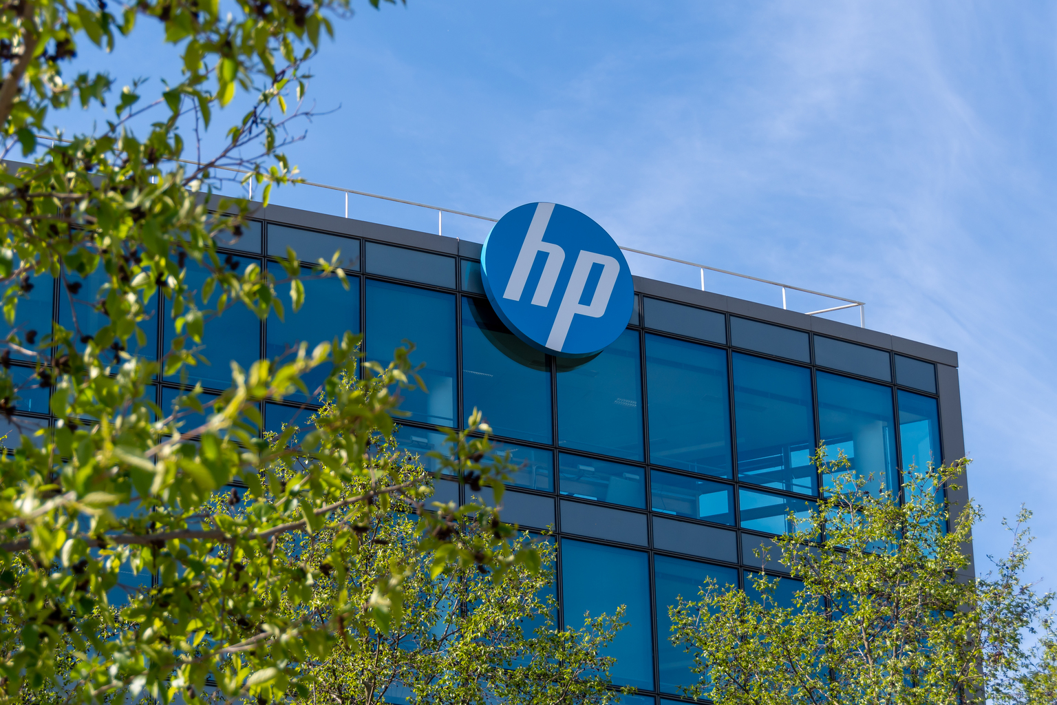 HP Q4 preview: Muted demand, uneven supply expected to weigh on