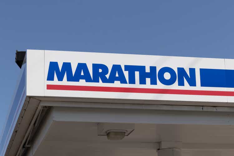 Marathon Petroleum Einzelhandels-Tankstelle. Marathon Petroleum verfeinert und vertreibt Ölprodukte.