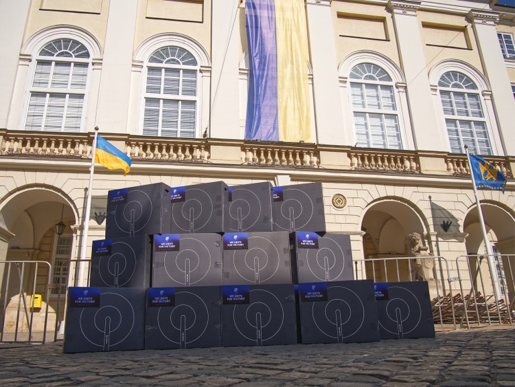 Pentagon pays for Starlink satellite service in Ukraine (Private:STRLK ...