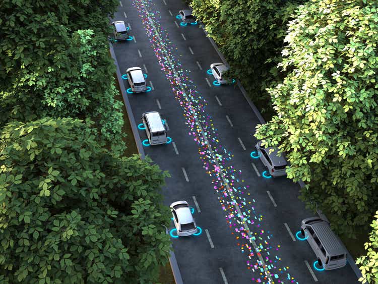 5G data stream, autonomous driving, running over a street
