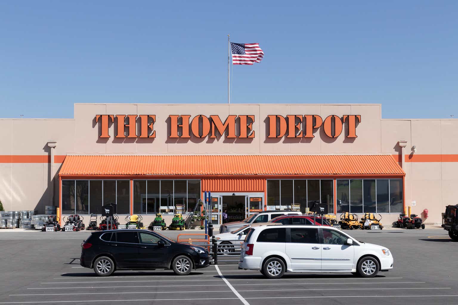 Lowe’s Vs. Home Depot Stock: Which Is The Better Buy?