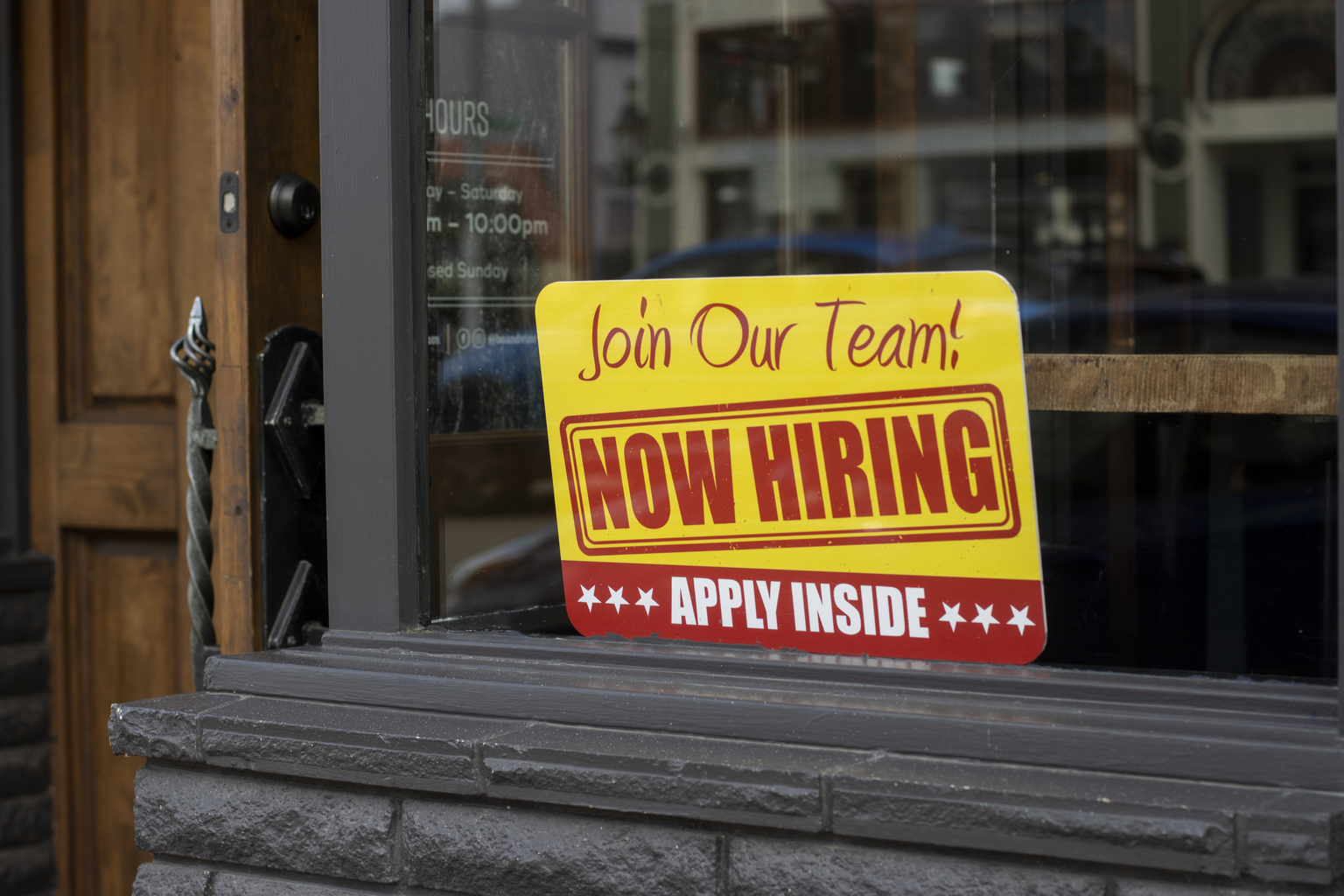 seekingalpha.com - Wall Street Breakfast - Wall Street Lunch: Hot Labor Market Defies Predictions Of AI-Led Job Losses