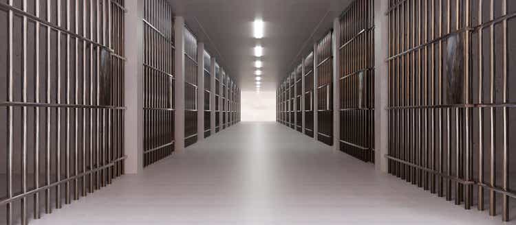 Интерьер пенитенциарного учреждения. Тюремная камера, пустой коридор. Осуждение и лишение свободы, 3-й приговор